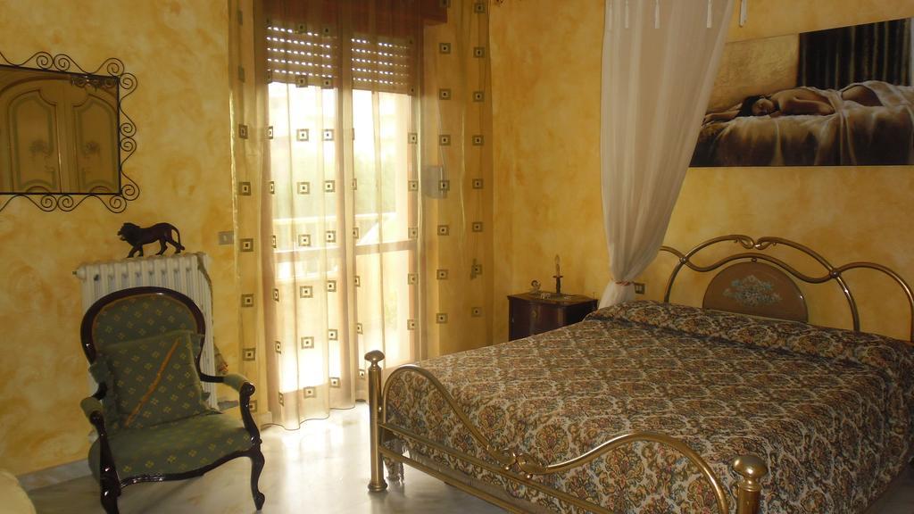 Moonaurora Bed and Breakfast Gallipolli Rum bild